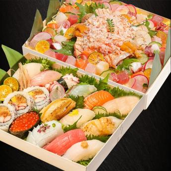 極上雙饗盛合 Deluxe Nigiri & Chirashi Bento Box