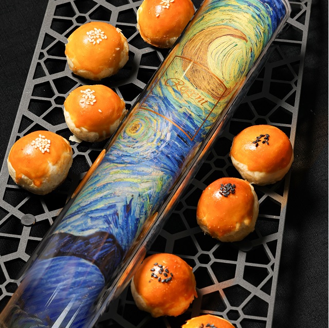 《花月》 經典奶皇酥及蛋黃酥禮盒 (每盒八入) Custard Moon / Butter Yolk Custard and Egg Yolk Pastry Gift Set ( 8 pieces)