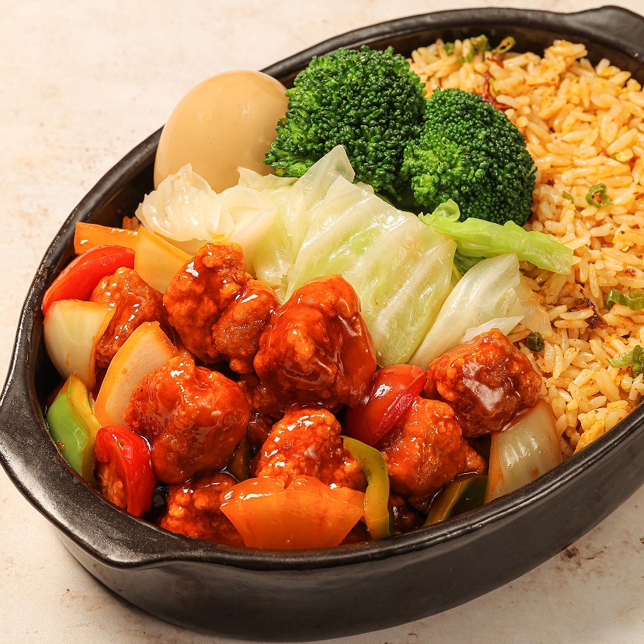 蜜汁波蘿咕咾肉燴飯 Sweet and Sour Pork with Fried Rice