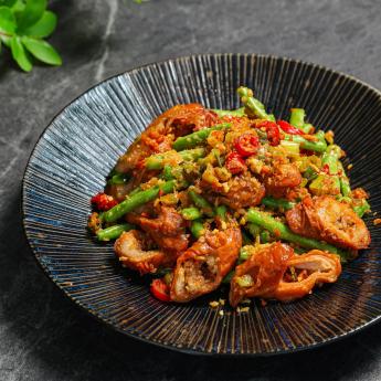 四季豆肥腸 Stir-fried Pork Intestines with Green Beans