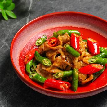 糯米椒松阪 Stir-Fried Pork Neck with Sweet Chili