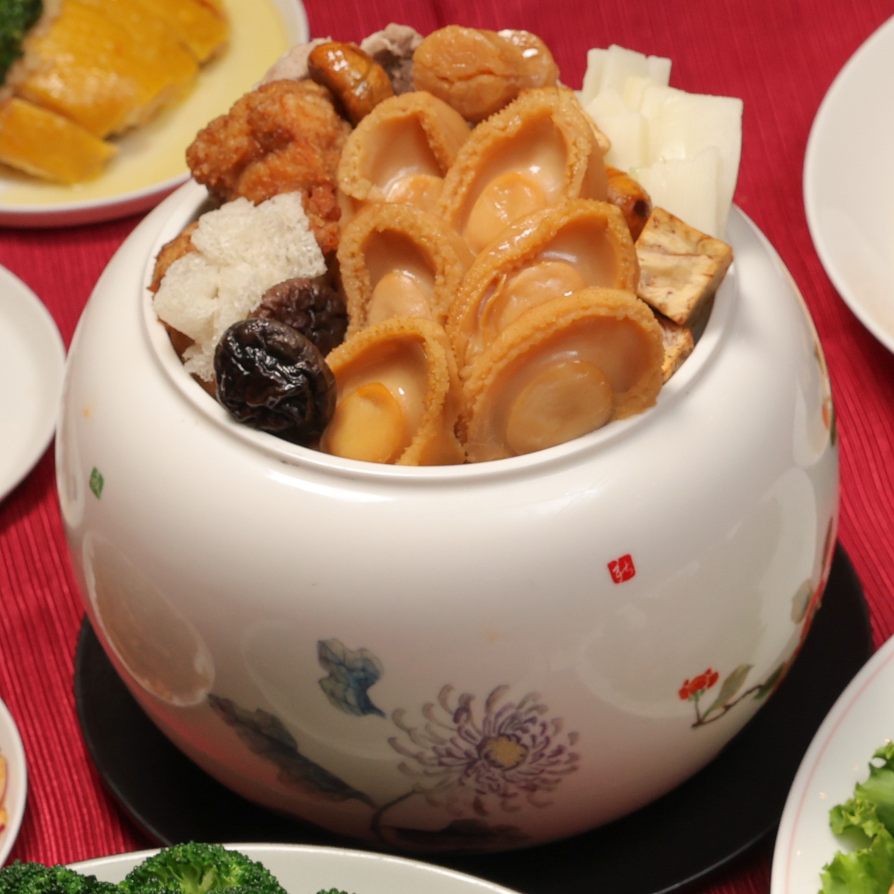 極品鮑魚佛跳牆 Abalone Buddha’s Temptation