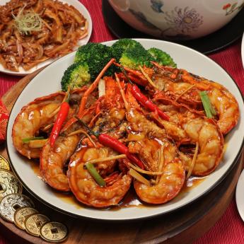 壺底油蔥燒龍蝦 Stir-Fried Lobster with Fermented Black Bean Soy Sauce