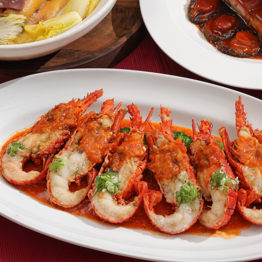 鐵人乾燒鮮龍蝦 Braised Lobster with Chili Sauce