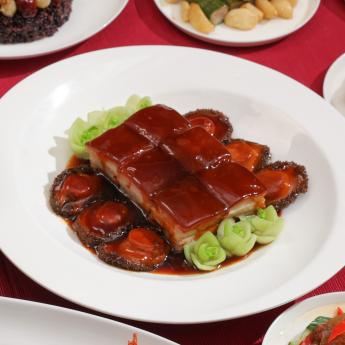 紅煨鮑皇東坡肉 Braised Abalone and Dongpo’s Pork in Oyster Sauce