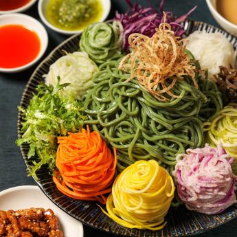 絲絲入扣蔬果涼麵 Cold Noodles with Vegetables