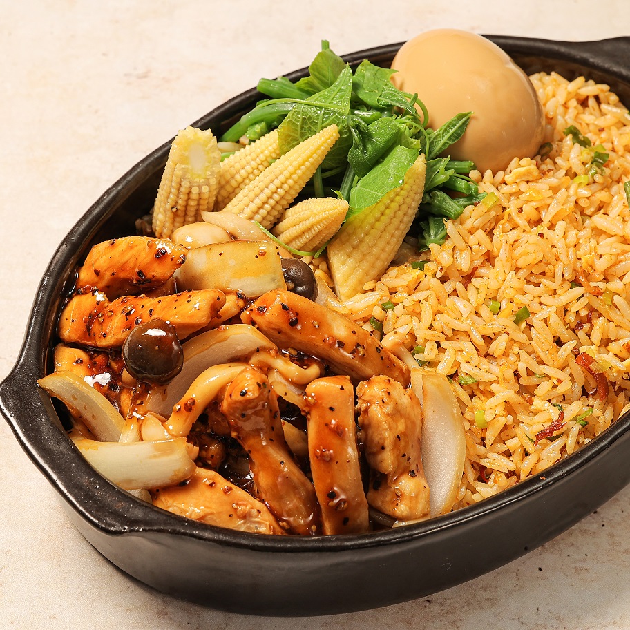 黑椒野菇雞柳燴飯 Chicken with Wild Mushrooms and Black Pepper and Fried Rice